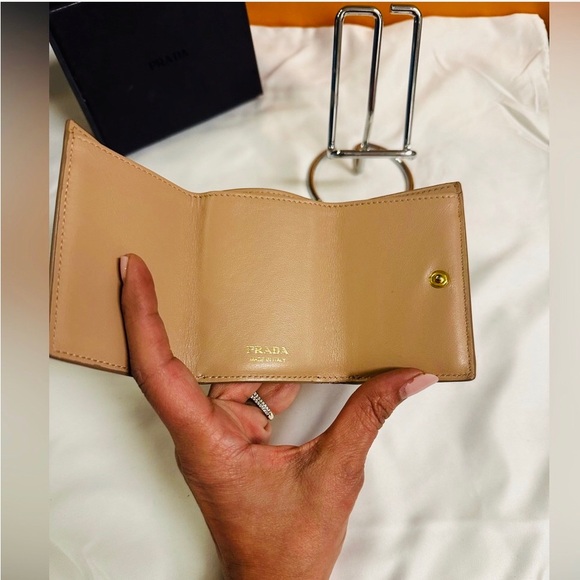 Prada Tan Micro wallet with gold hardware - Picture 4 of 8